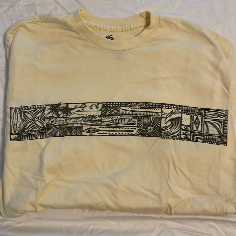 Light yellow quicksilver t-shirt